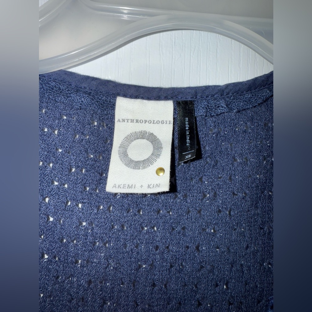 Akemi + Kin Embroidered Navy Sleeveless Blouse Size XS - Picture 5 of 8
